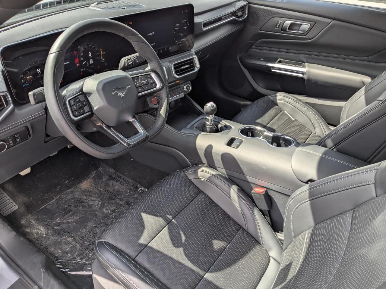 2025 Ford Mustang  Photo