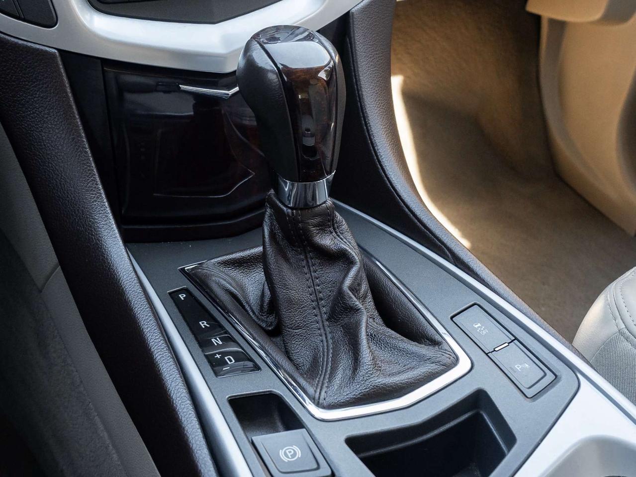 2010 Cadillac SRX AWD Luxury Collection Photo