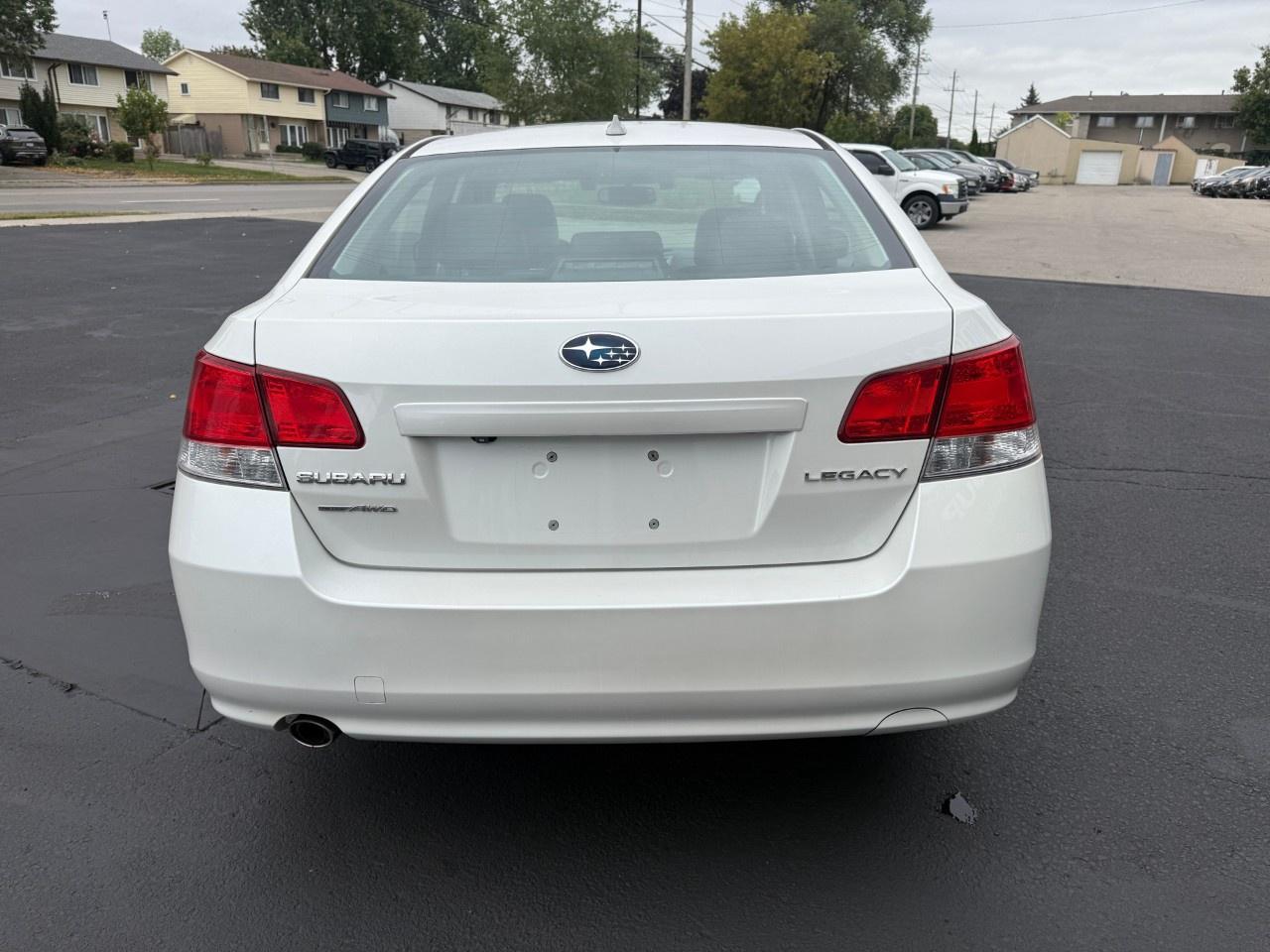 2014 Subaru Legacy 4dr Sdn Auto 2.5i w/Limited & EyeSight Pkg Photo
