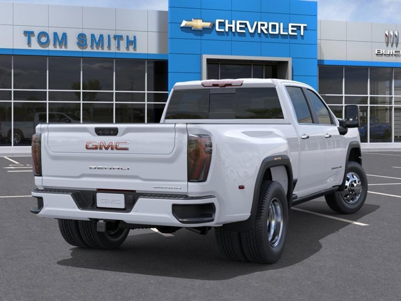 2026 GMC Sierra 3500HD 4WD Crew Cab Long Box Denali Photo4