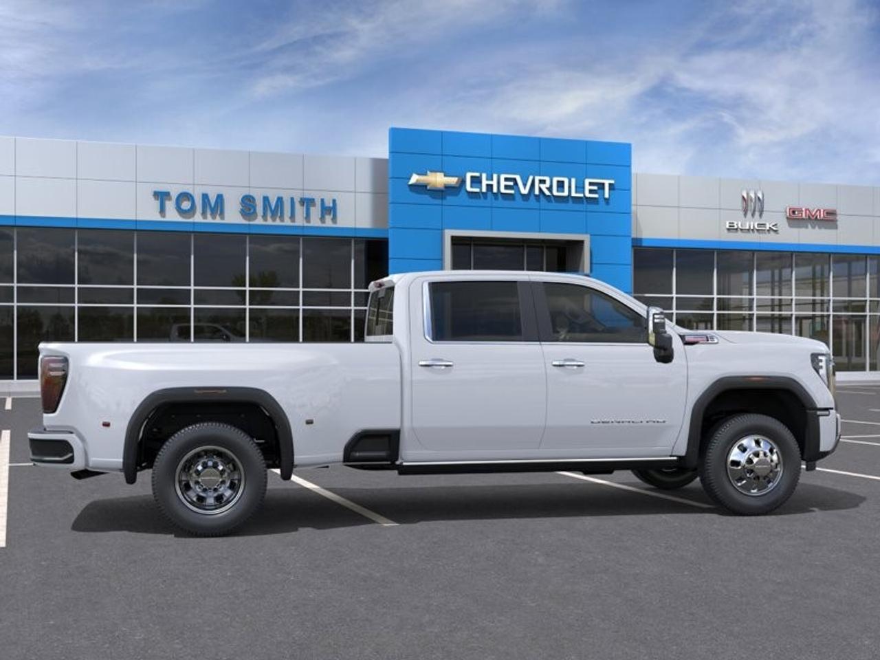 2026 GMC Sierra 3500HD 4WD Crew Cab Long Box Denali Photo