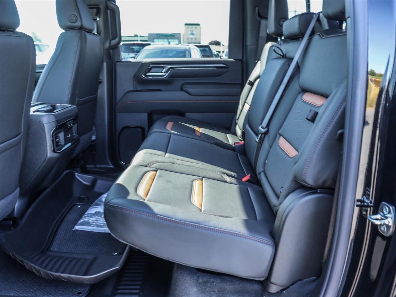2026 GMC SIERRA 2500HD Crew Cab Standard Box 4-Wheel Drive AT4 Photo