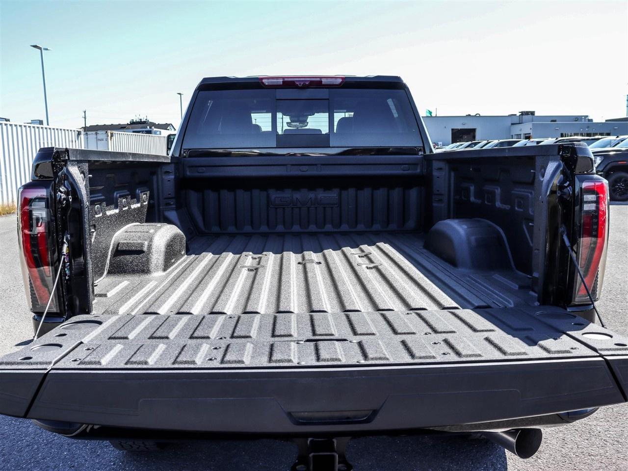 2026 GMC SIERRA 2500HD Crew Cab Standard Box 4-Wheel Drive AT4 Photo