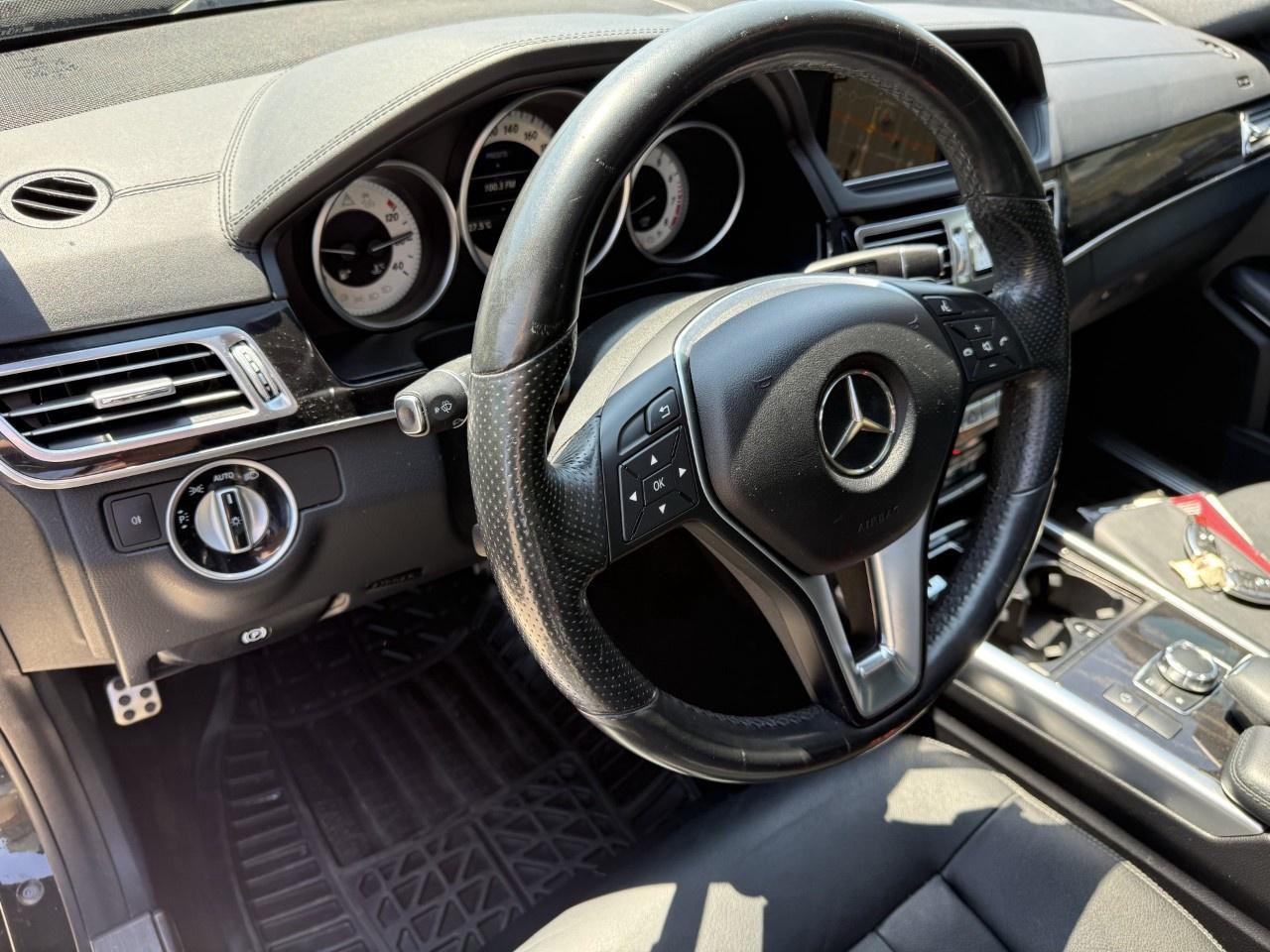 2016 Mercedes-Benz E-Class E 400 4MATIC Sedan Photo