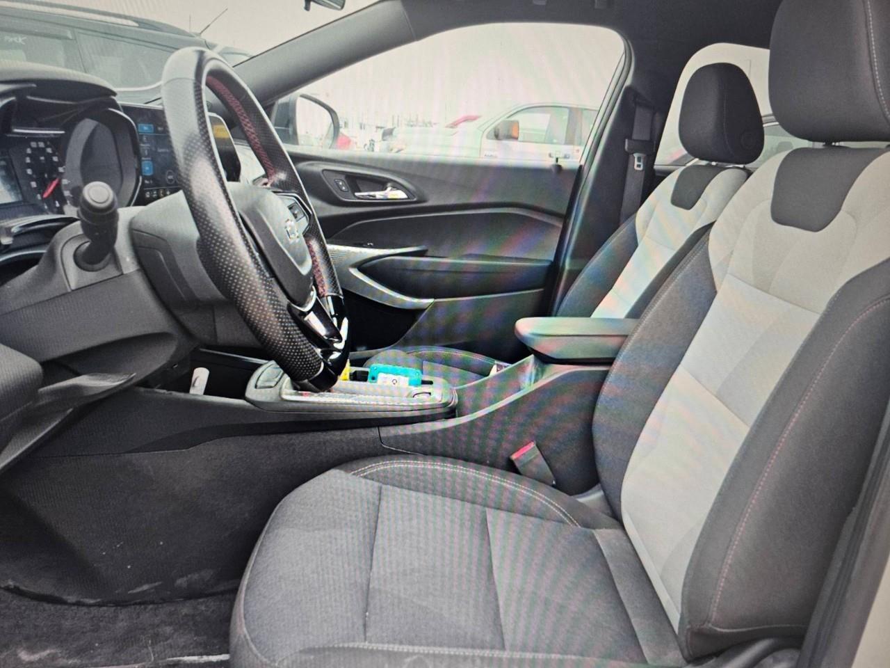 2025 Chevrolet Trax 1RS 4dr Front-Wheel Drive Photo