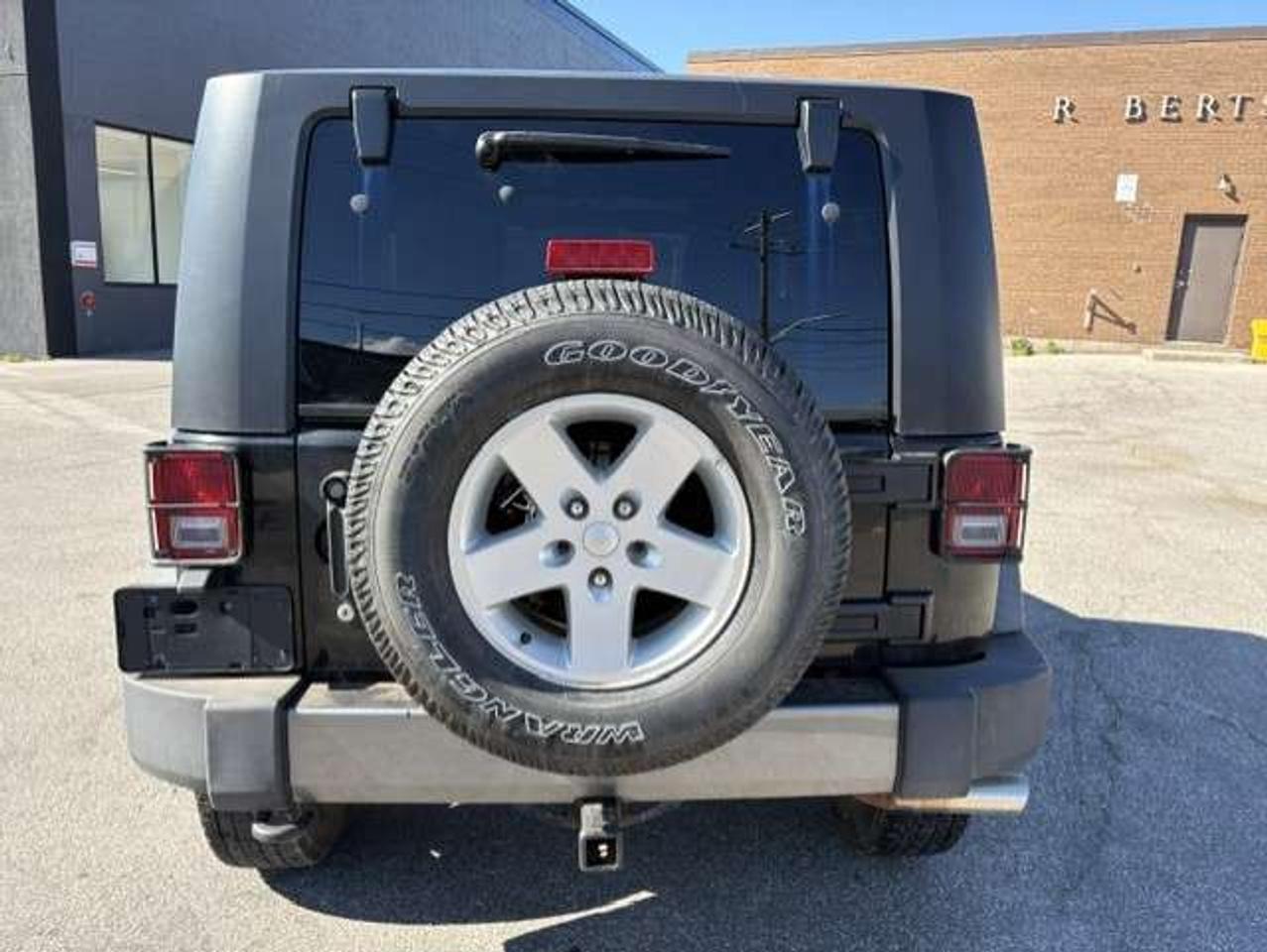 2010 Jeep Wrangler SPORT 4WD **BOSS RT3 SNOW PLOW-AUTOMATIC** Photo