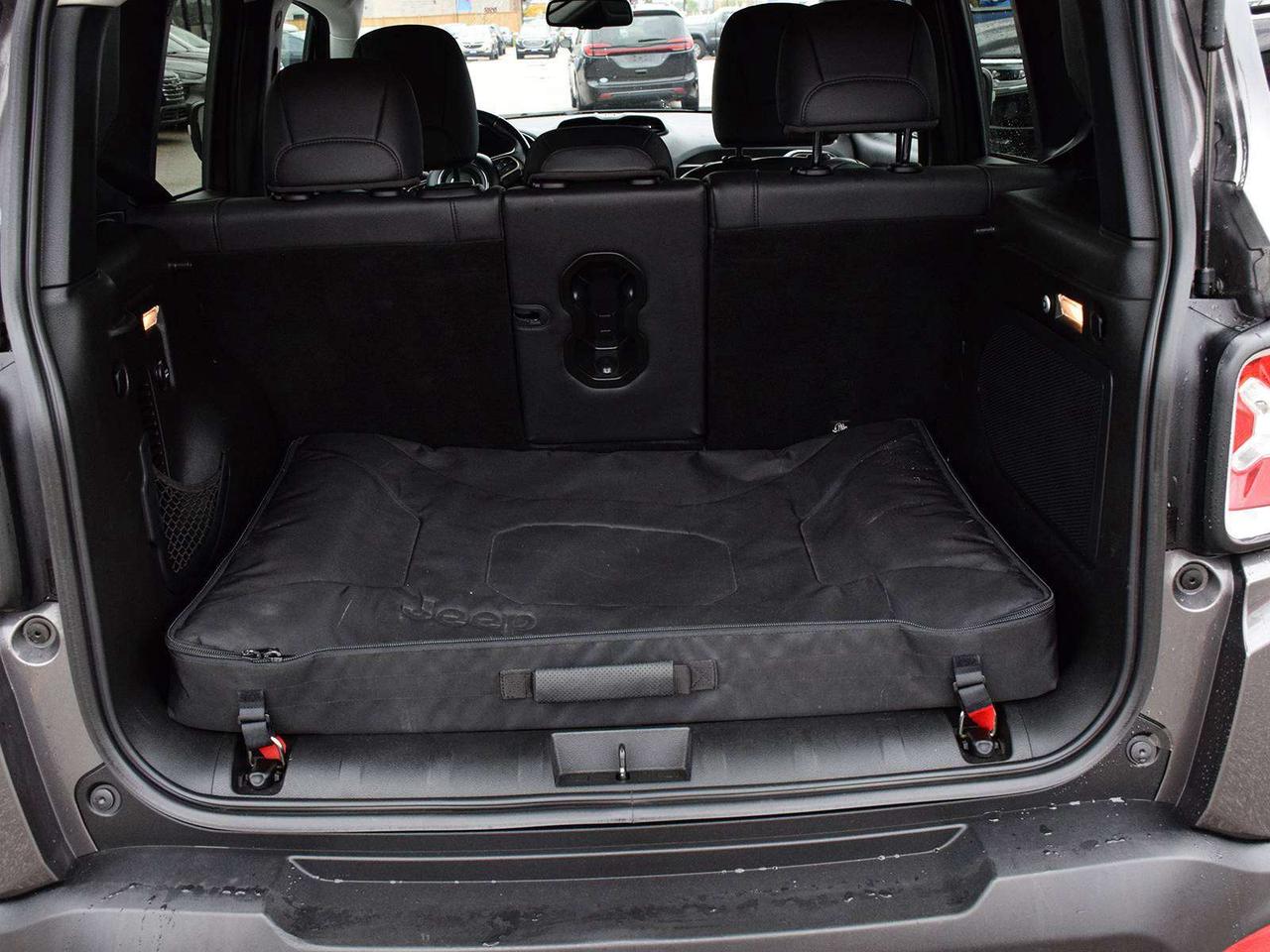 2016 Jeep Renegade Limited 4x4 ~Nav ~Heated Leather ~Blind Spot ~Cam Photo
