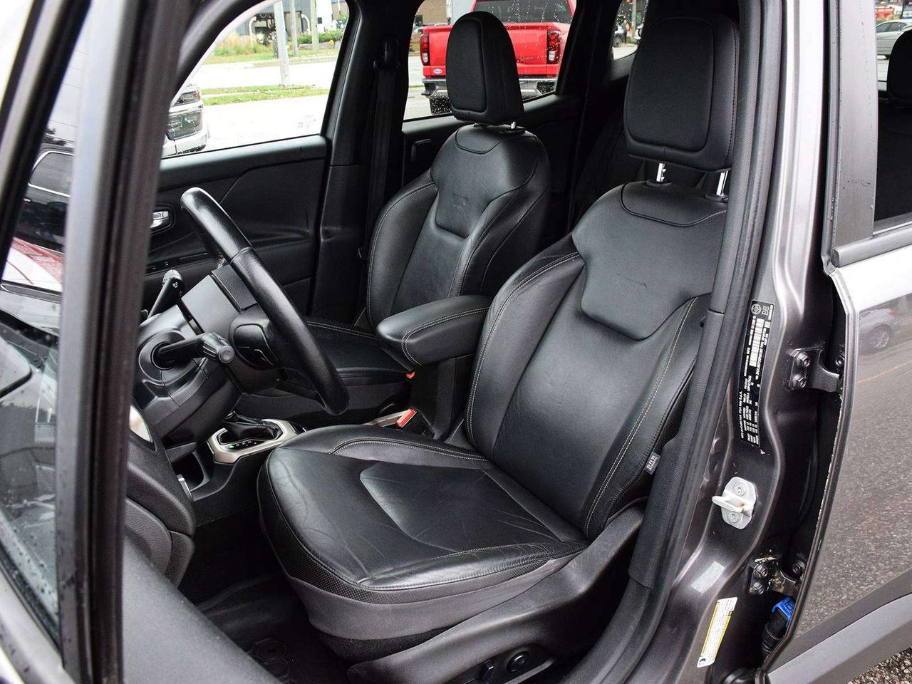 2016 Jeep Renegade Limited 4x4 ~Nav ~Heated Leather ~Blind Spot ~Cam Photo