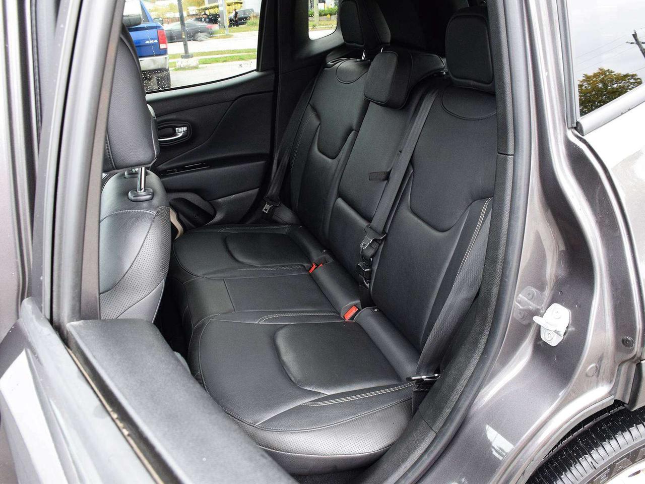 2016 Jeep Renegade Limited 4x4 ~Nav ~Heated Leather ~Blind Spot ~Cam Photo
