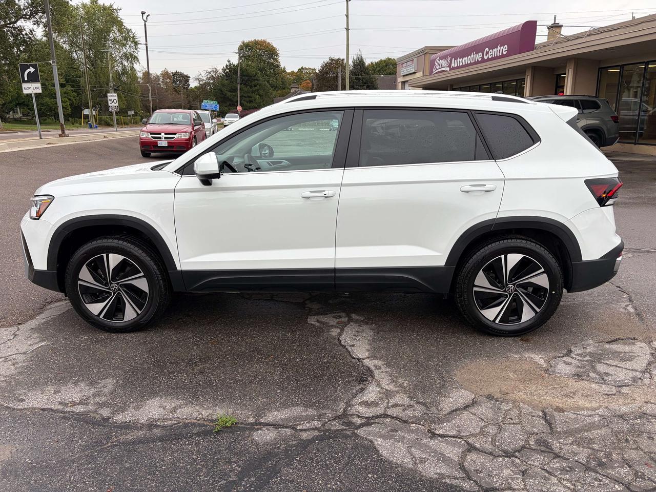 2026 Volkswagen Taos COMFORTLINE/AWD/HEATED SEATS/*BELLEVILLE* Photo1
