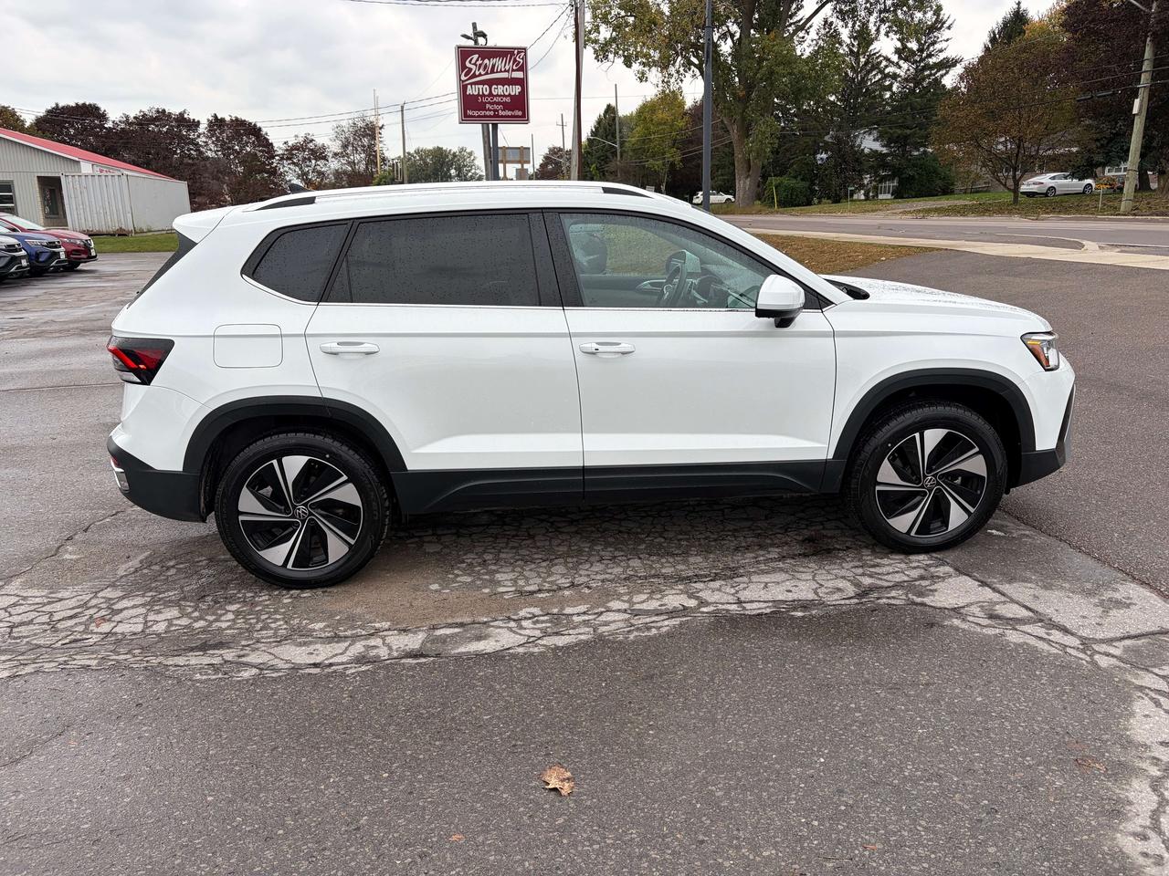 2026 Volkswagen Taos COMFORTLINE/AWD/HEATED SEATS/*BELLEVILLE* Photo