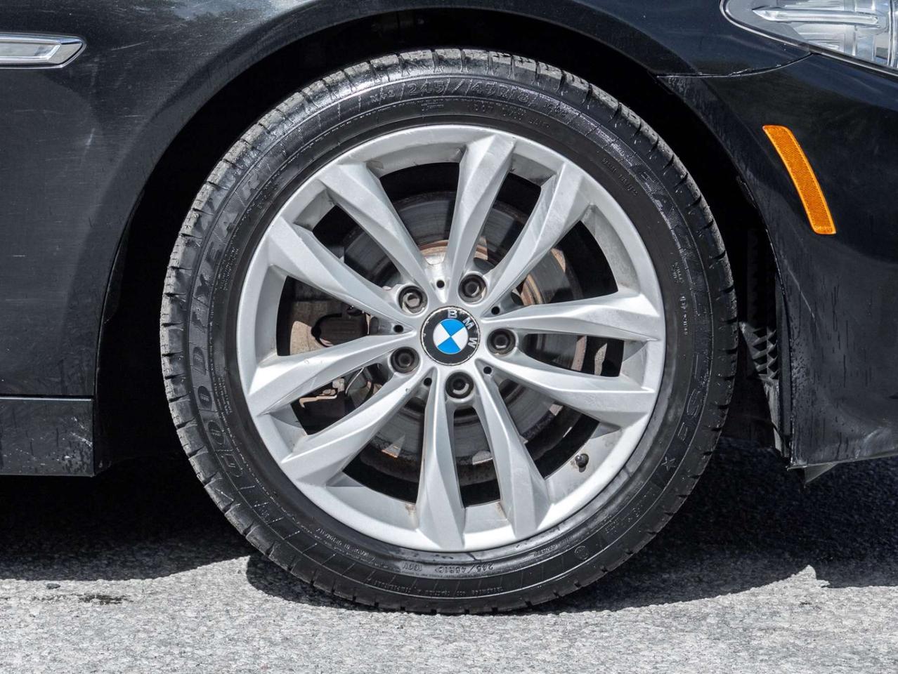 2016 BMW 5 Series 528i xDrive AWD, Nav, Sunroof Photo