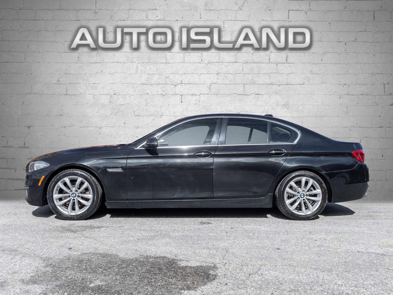 2016 BMW 5 Series 528i xDrive AWD, Nav, Sunroof Photo