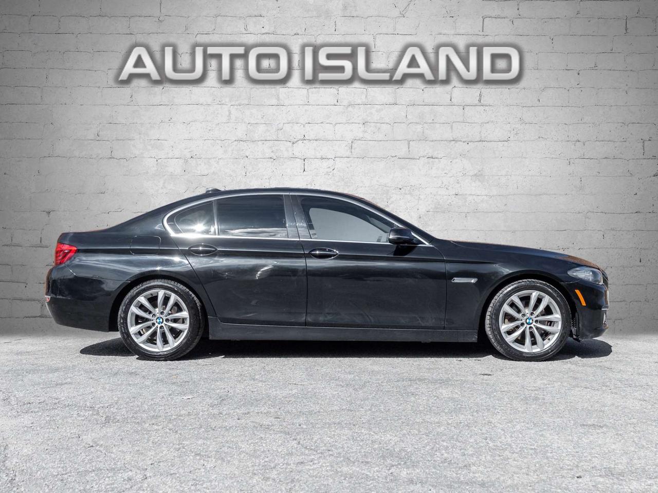 2016 BMW 5 Series 528i xDrive AWD, Nav, Sunroof Photo