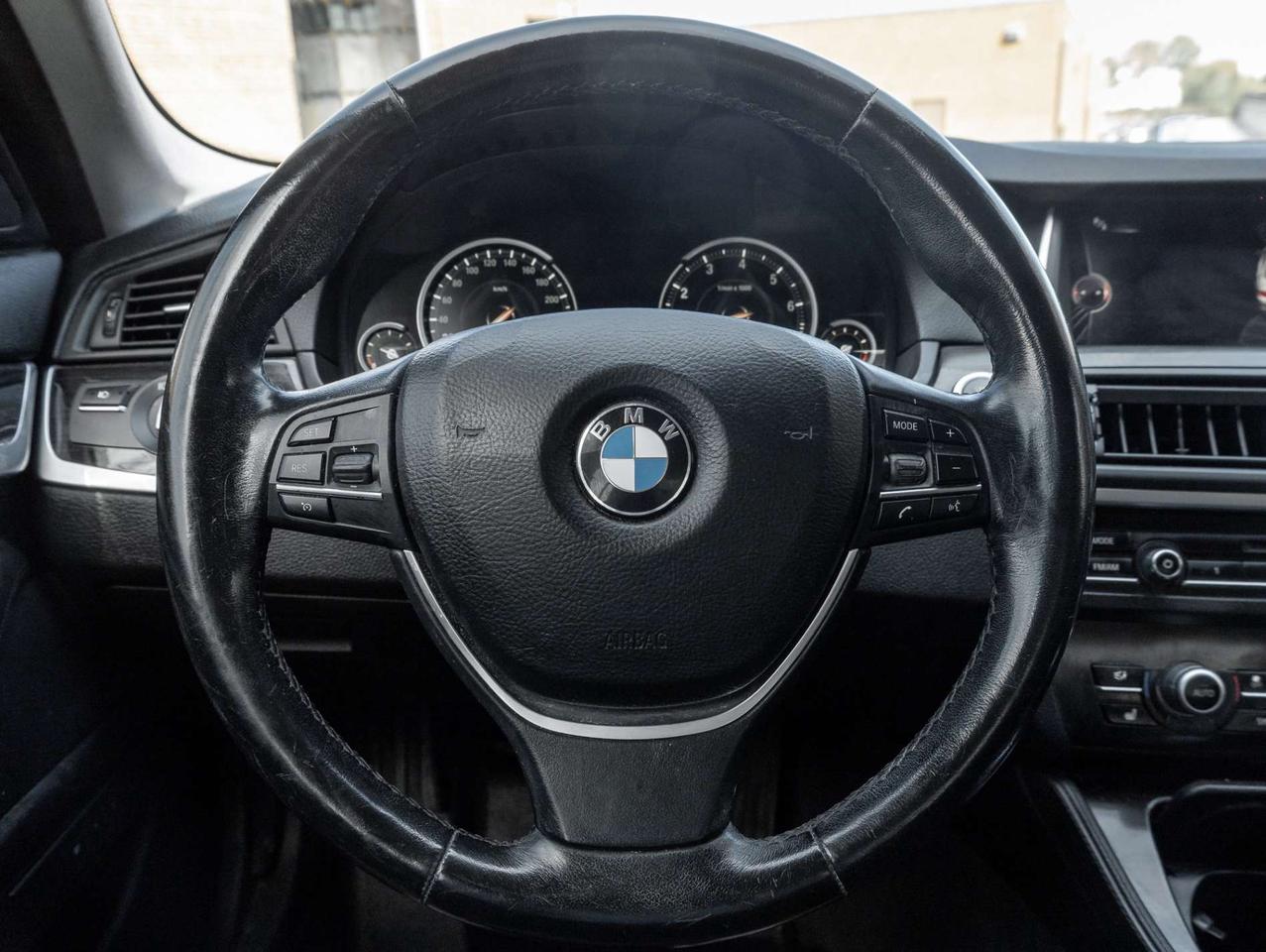 2016 BMW 5 Series 528i xDrive AWD, Nav, Sunroof Photo