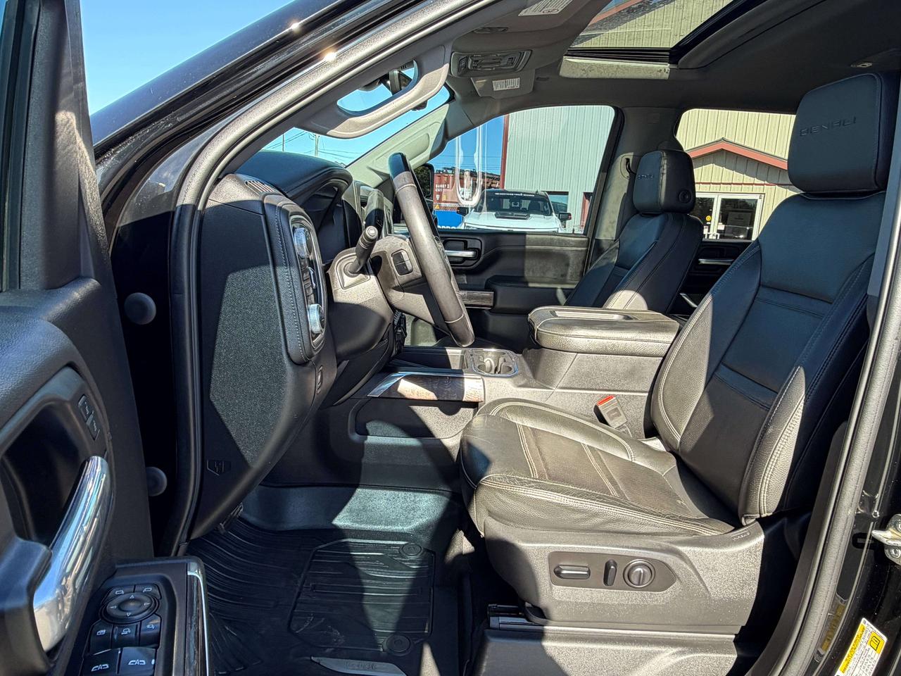 2020 GMC SIERRA 2500HD DENALI Photo