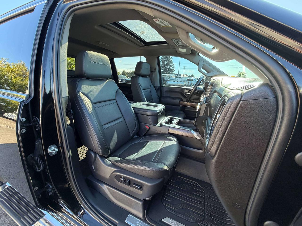 2020 GMC SIERRA 2500HD DENALI Photo