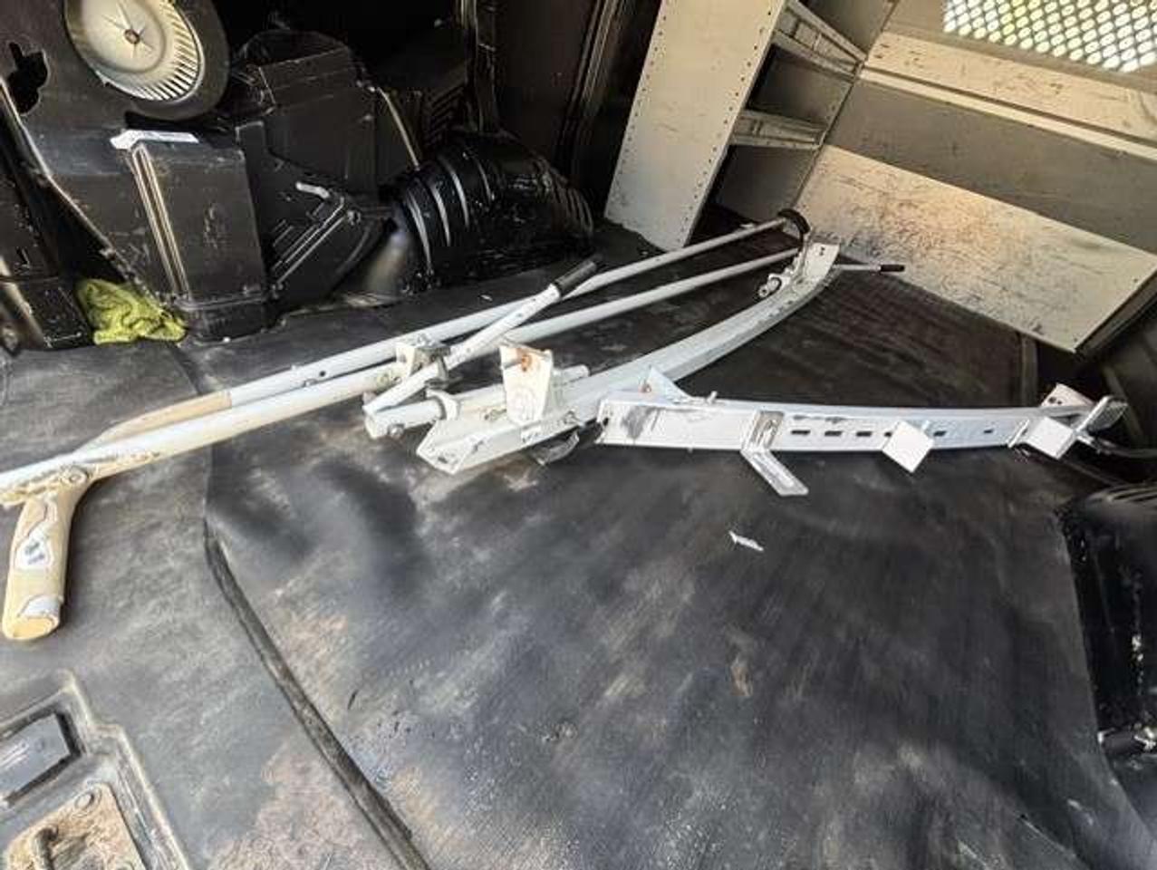 2017 Chevrolet Express 2500 ONLY 70,000KM-1 OWNER-NO ACCIDENTS-LADDER RACKS Photo
