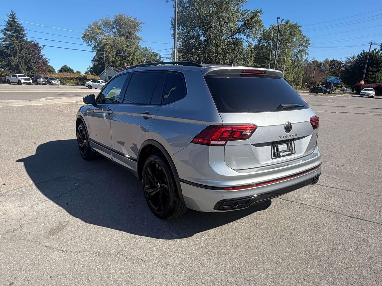 2023 Volkswagen Tiguan COMFORTLINE R-LINE BLACK EDITION/LOADED!! Photo