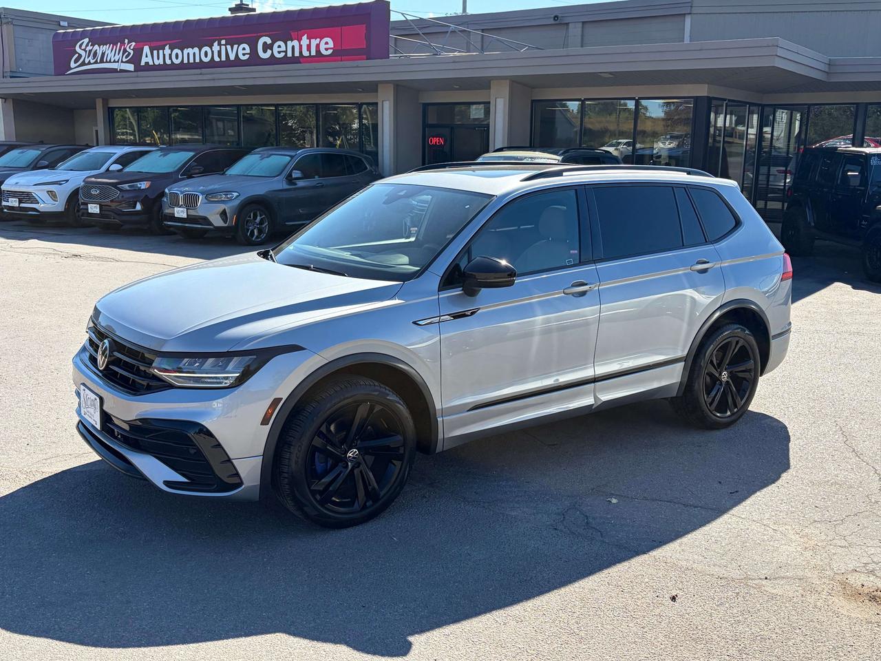 2023 Volkswagen Tiguan COMFORTLINE R-LINE BLACK EDITION/LOADED!! Photo0