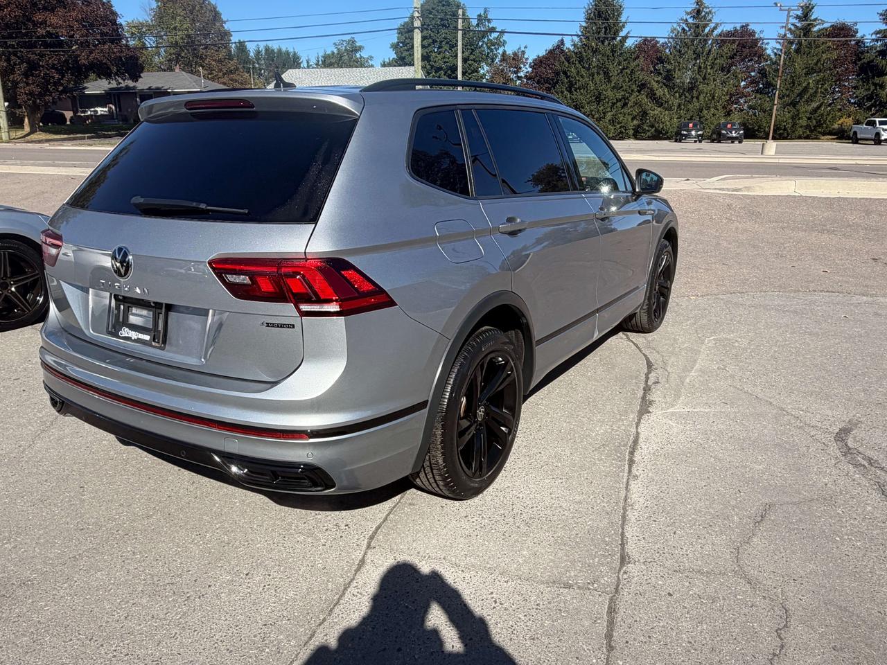 2023 Volkswagen Tiguan COMFORTLINE R-LINE BLACK EDITION/LOADED!! Photo