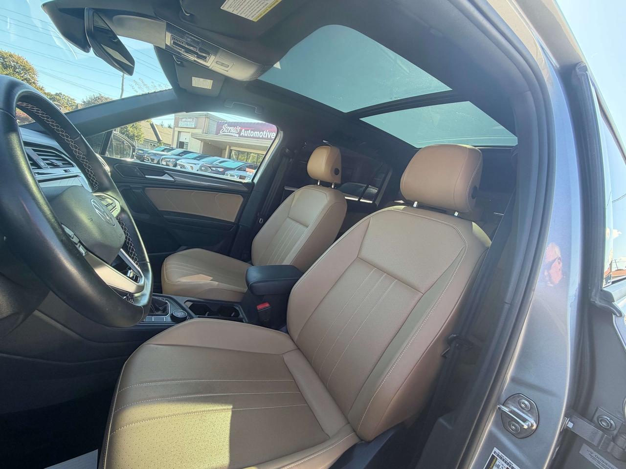 2023 Volkswagen Tiguan COMFORTLINE R-LINE BLACK EDITION/LOADED!! Photo
