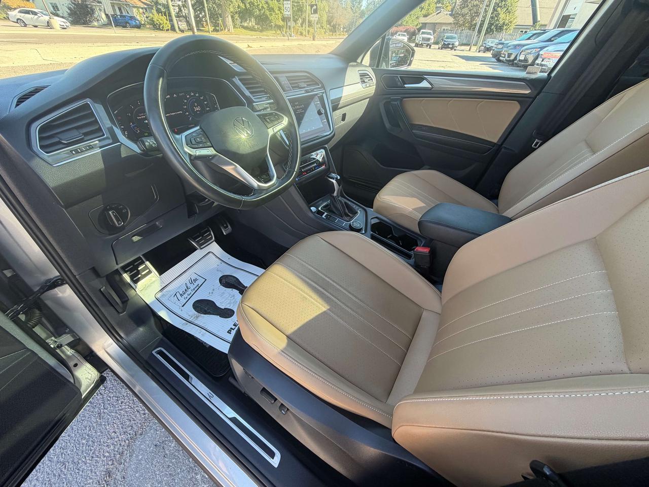2023 Volkswagen Tiguan COMFORTLINE R-LINE BLACK EDITION/LOADED!! Photo