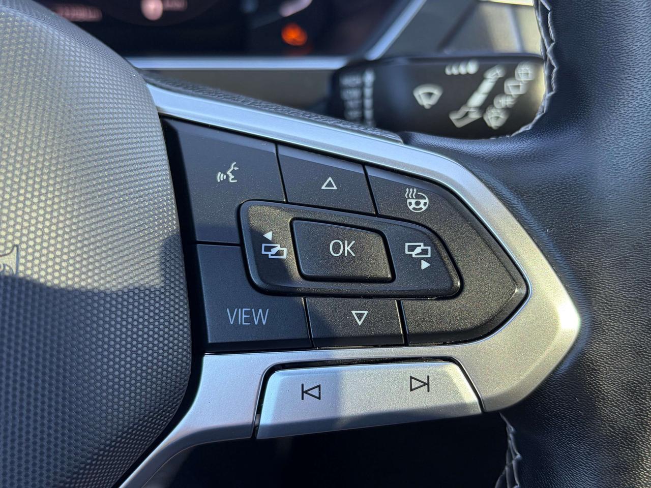2023 Volkswagen Tiguan COMFORTLINE R-LINE BLACK EDITION/LOADED!! Photo