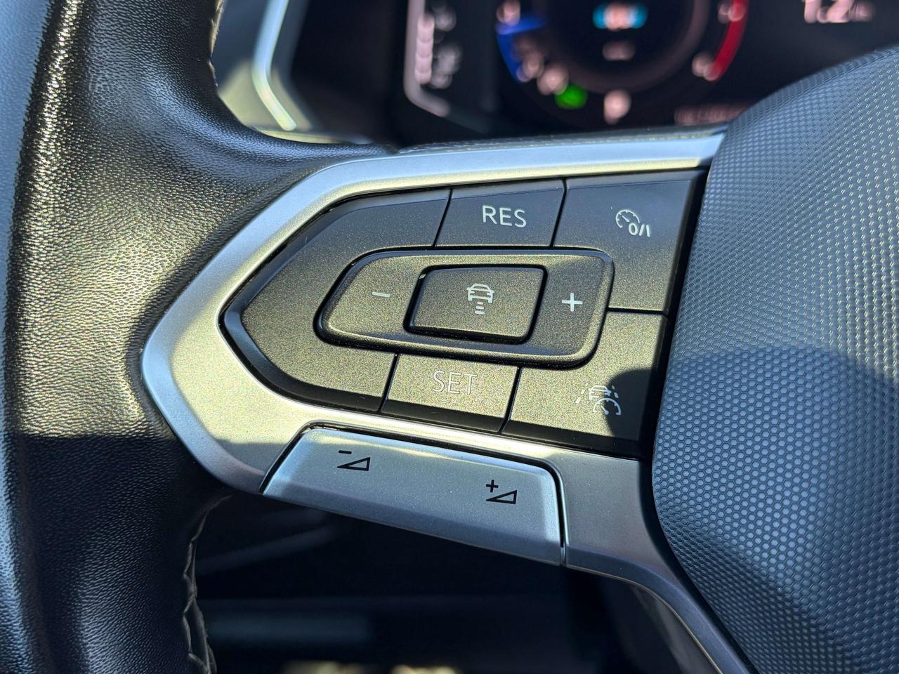 2023 Volkswagen Tiguan COMFORTLINE R-LINE BLACK EDITION/LOADED!! Photo