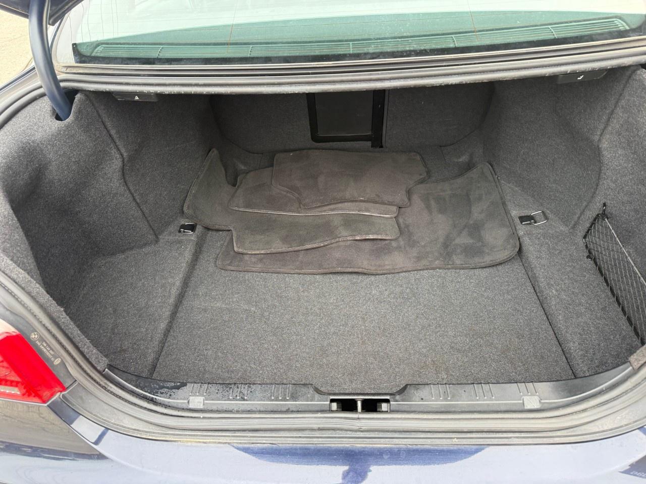 2005 BMW 5 Series 4dr Sdn 530i Photo