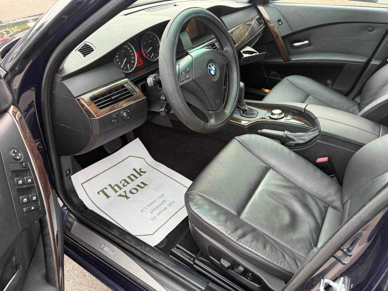 2005 BMW 5 Series 4dr Sdn 530i Photo