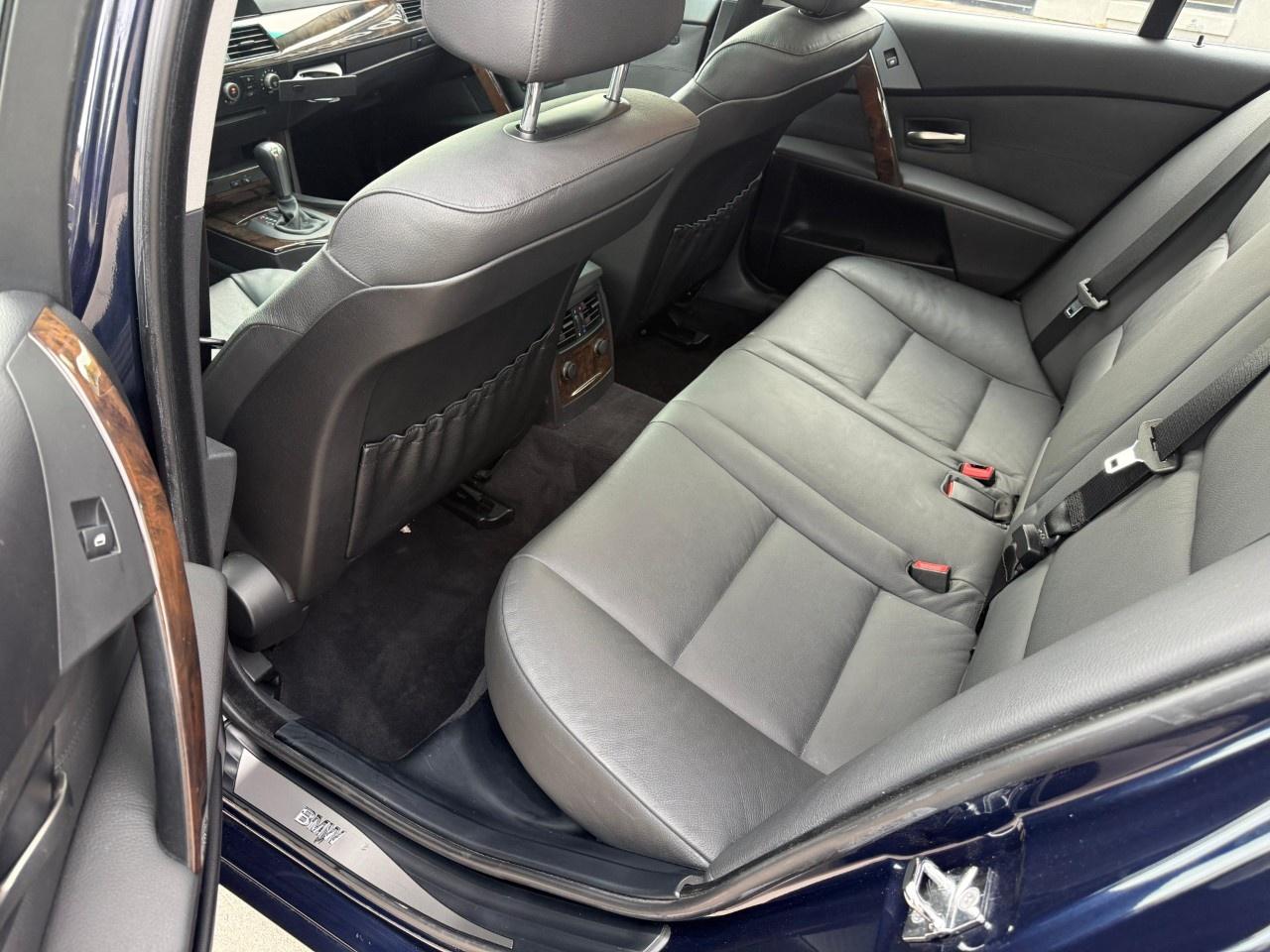 2005 BMW 5 Series 4dr Sdn 530i Photo