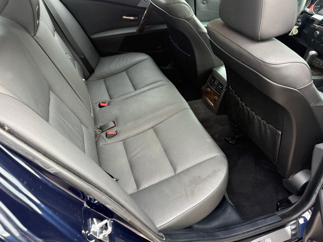 2005 BMW 5 Series 4dr Sdn 530i Photo