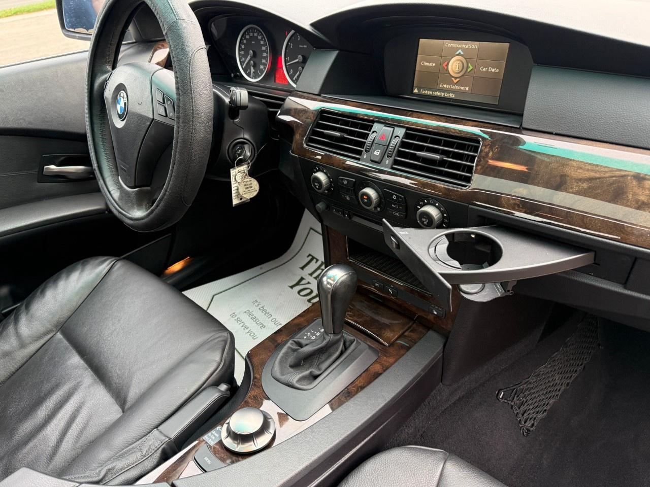 2005 BMW 5 Series 4dr Sdn 530i Photo
