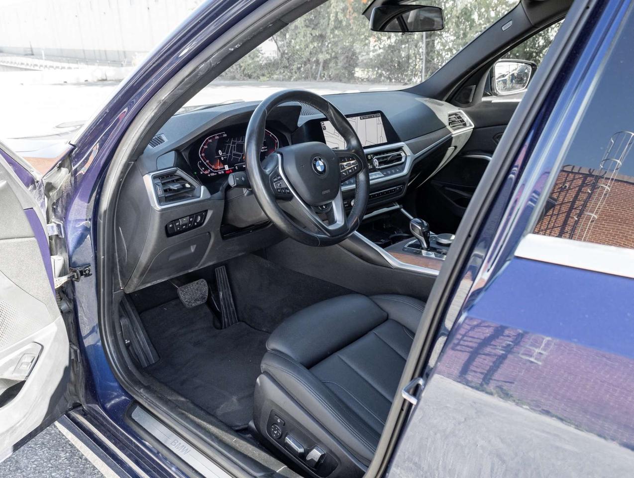 2020 BMW 3 Series 330i xDrive North America, Nav, Camera Photo
