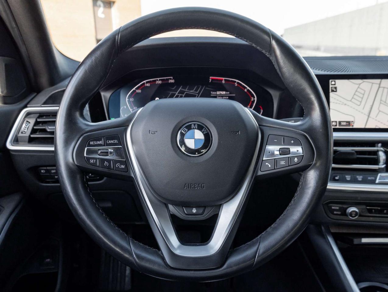 2020 BMW 3 Series 330i xDrive North America, Nav, Camera Photo