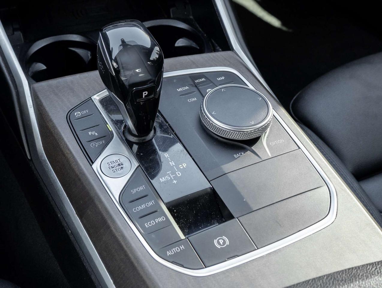 2020 BMW 3 Series 330i xDrive North America, Nav, Camera Photo