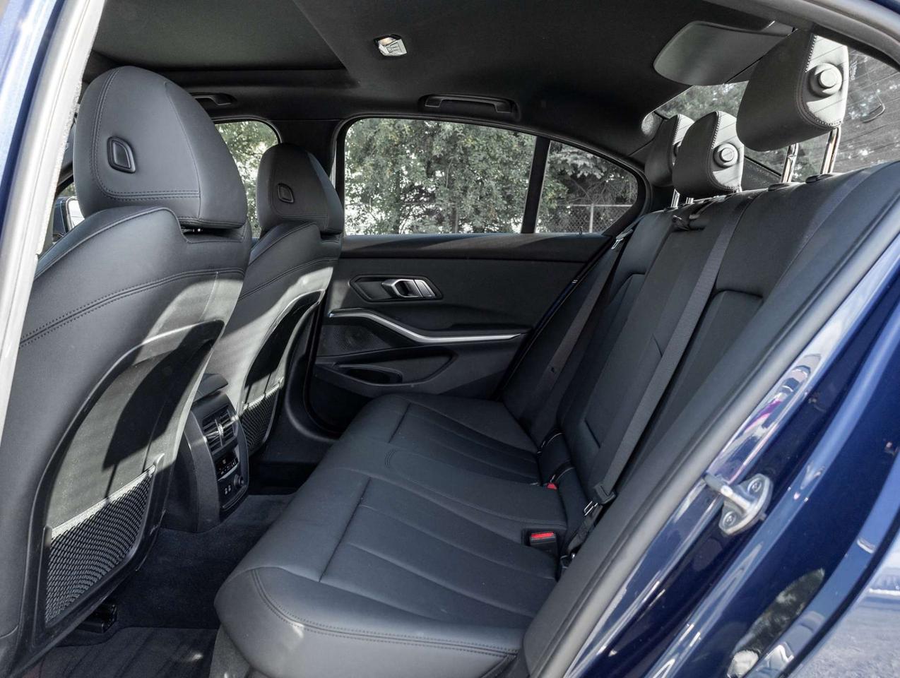 2020 BMW 3 Series 330i xDrive North America, Nav, Camera Photo
