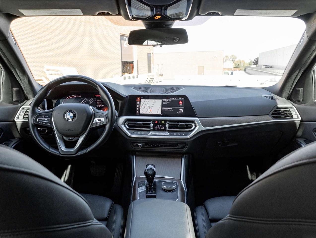 2020 BMW 3 Series 330i xDrive North America, Nav, Camera Photo