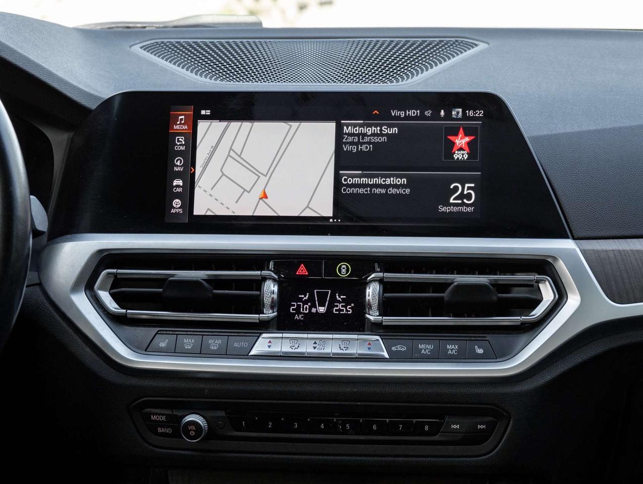 2020 BMW 3 Series 330i xDrive North America, Nav, Camera Photo