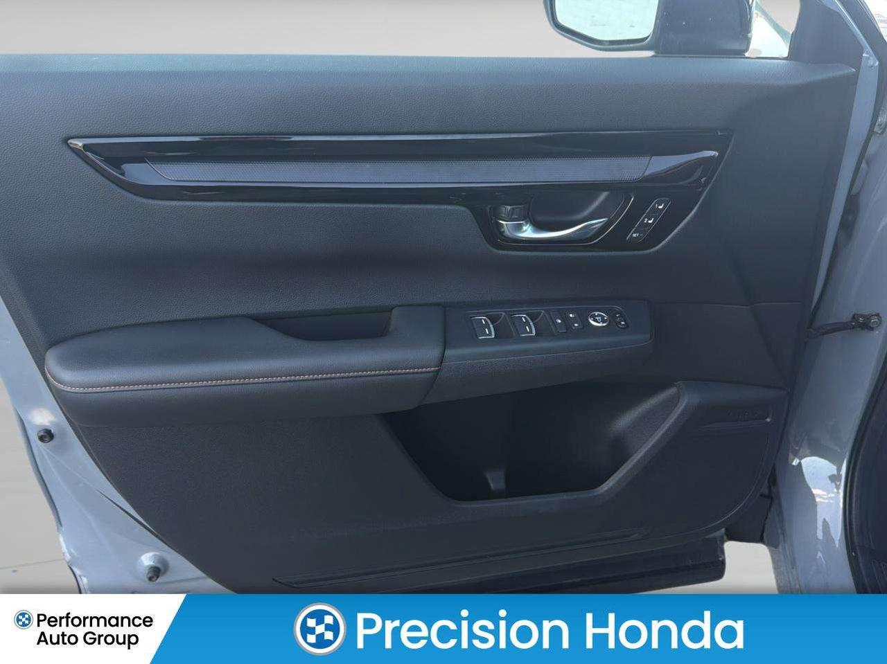 2025 Honda CR-V Touring Hybrid Navigation CarPlay Wireless Charger Photo