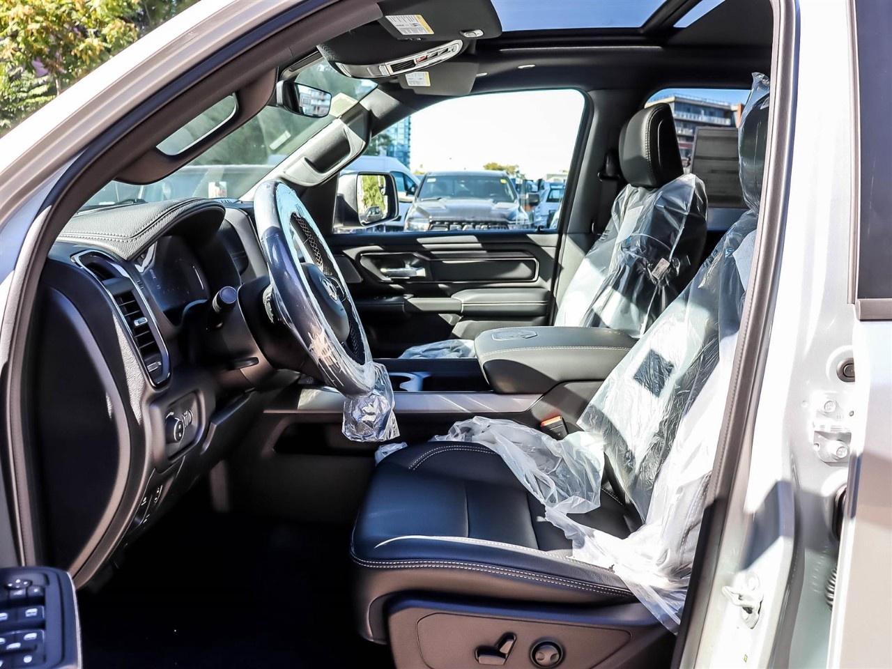 2027 RAM 1500 SPORT 4X4 CREW CAB 5'7" BOX Photo