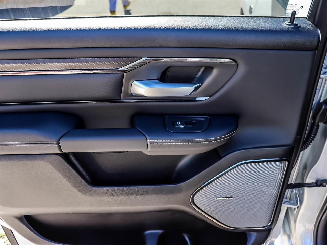 2027 RAM 1500 SPORT 4X4 CREW CAB 5'7" BOX Photo