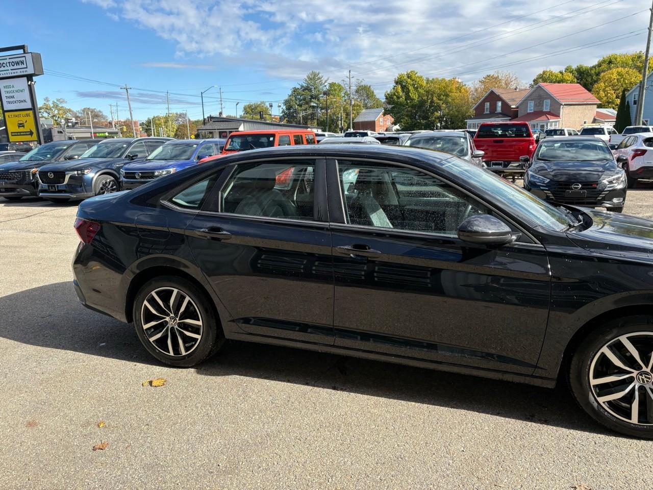 2026 Volkswagen Jetta Comfortline 4dr Sedan Photo4