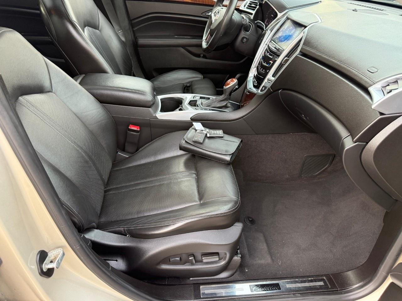2013 Cadillac SRX AWD 4DR LUXURY Photo