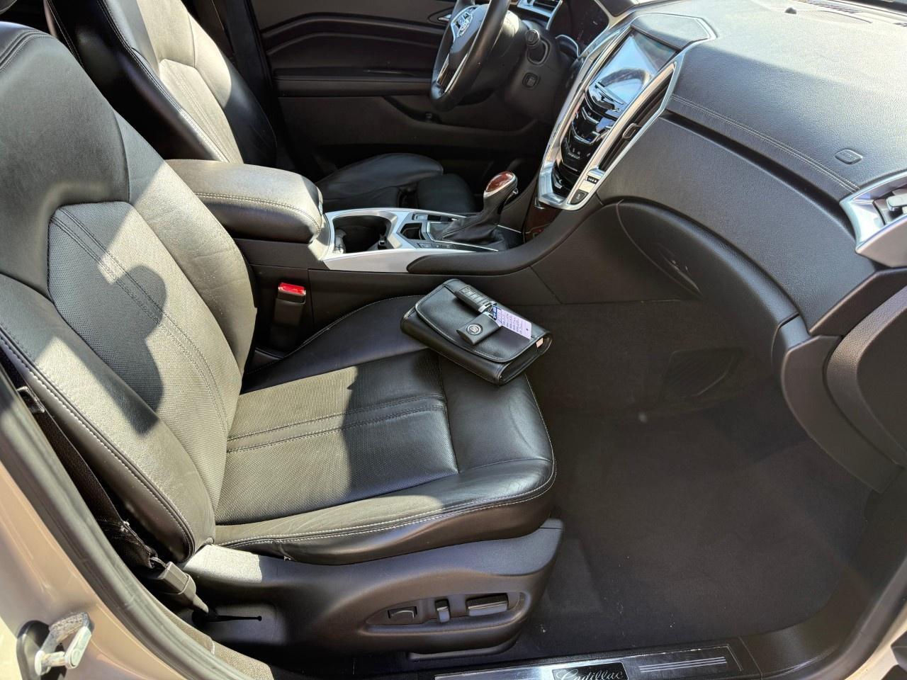 2013 Cadillac SRX AWD 4DR LUXURY Photo