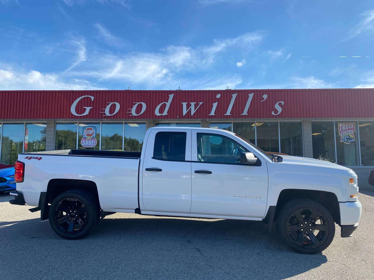 2018 Chevrolet Silverado 1500 22" WHEELS, 4X4, LOCAL TRADE, BACK UP CAMERA! Photo0