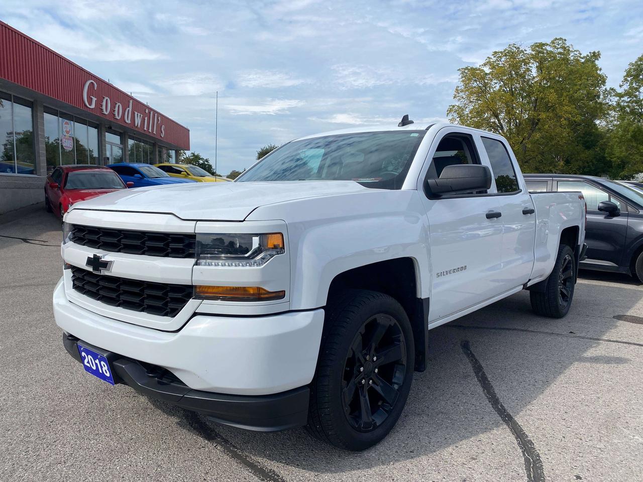 2018 Chevrolet Silverado 1500 22" WHEELS, 4X4, LOCAL TRADE, BACK UP CAMERA! Photo3
