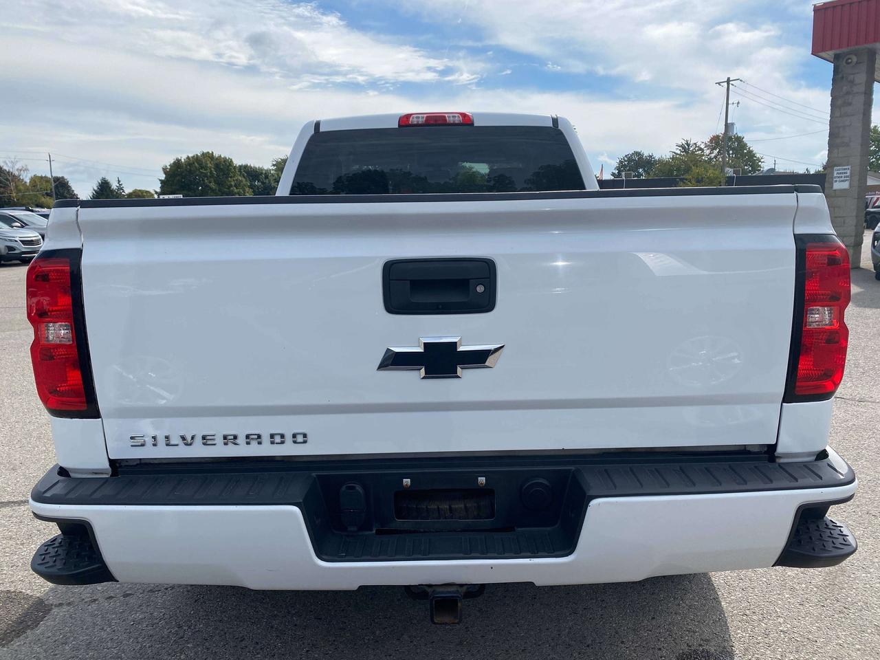2018 Chevrolet Silverado 1500 22" WHEELS, 4X4, LOCAL TRADE, BACK UP CAMERA! Photo
