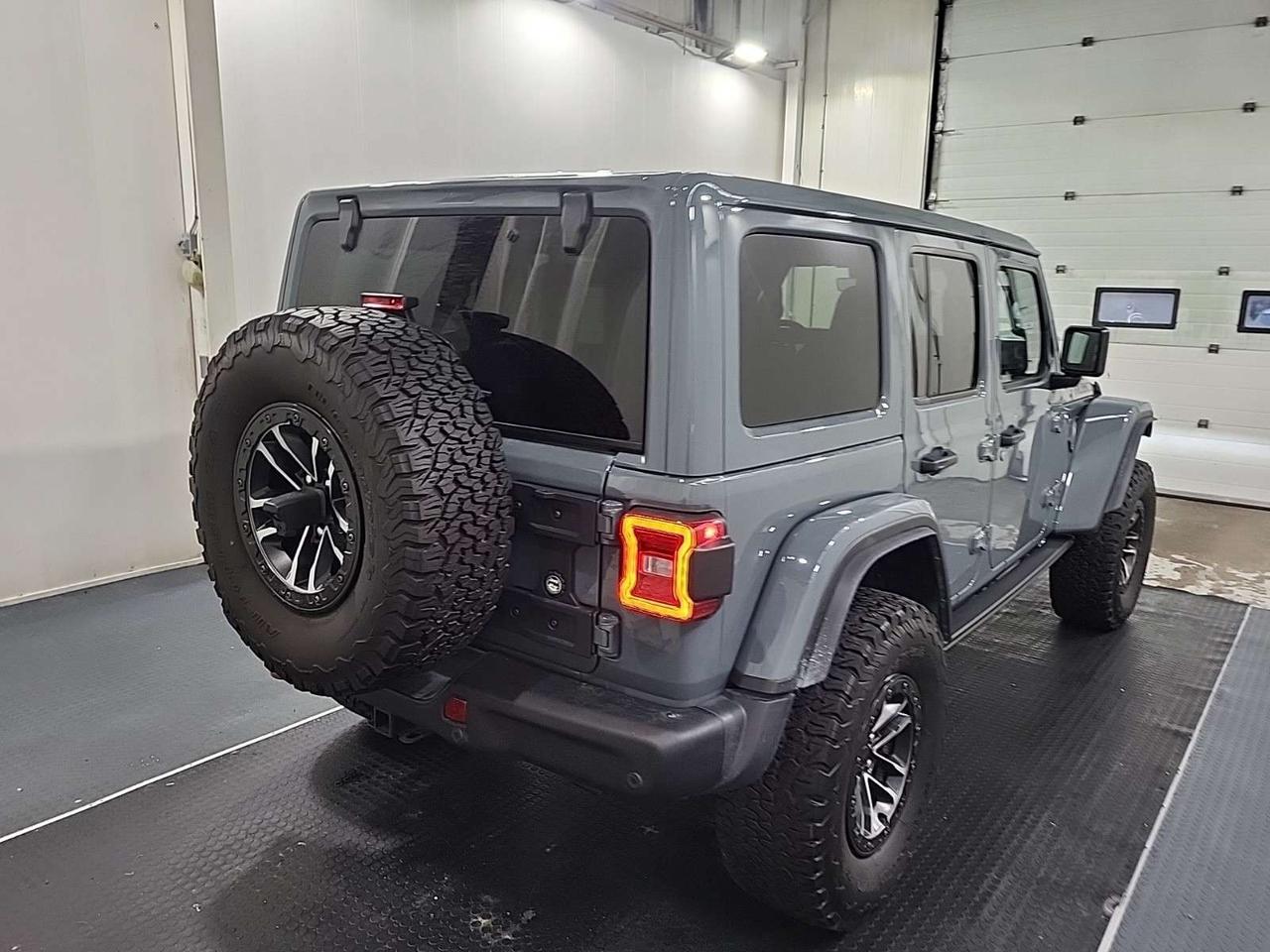 2026 Jeep Wrangler Rubicon   X   HEATED LEATHER   NAVIGATION   BODY-COLOUR HARDTOP   STEEL BUMPERS   ROCK SLIDERS Photo